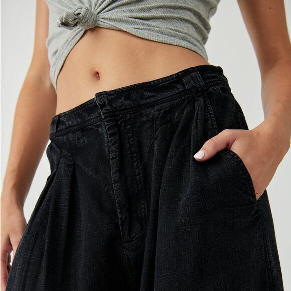 Free People Lotta Love Linen Trouser Tapered Balloon Wide Leg Pants Black sz 0 - Picture 3 of 12